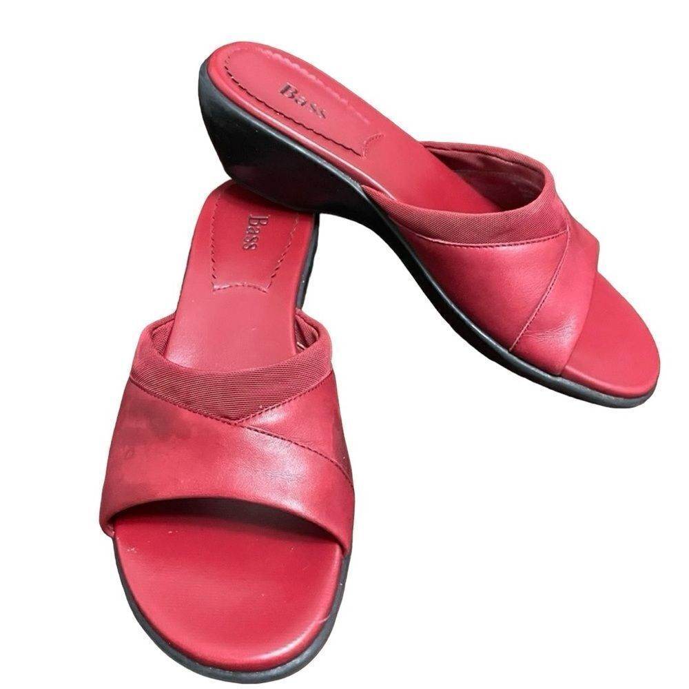 Bass Women’s Helena Slide Sandals Red
Size: 8.5 M
